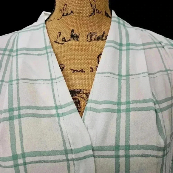 Investments Green Checkered Blouse Sz Med - Picture 2 of 7